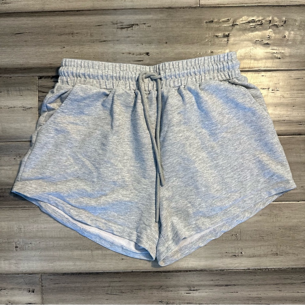 Automet Women’s Grey Shorts Size Medium Elastic Waist Drawstring Pockets